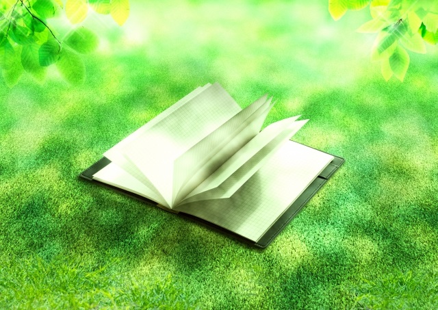 緑の中の開かれたノート